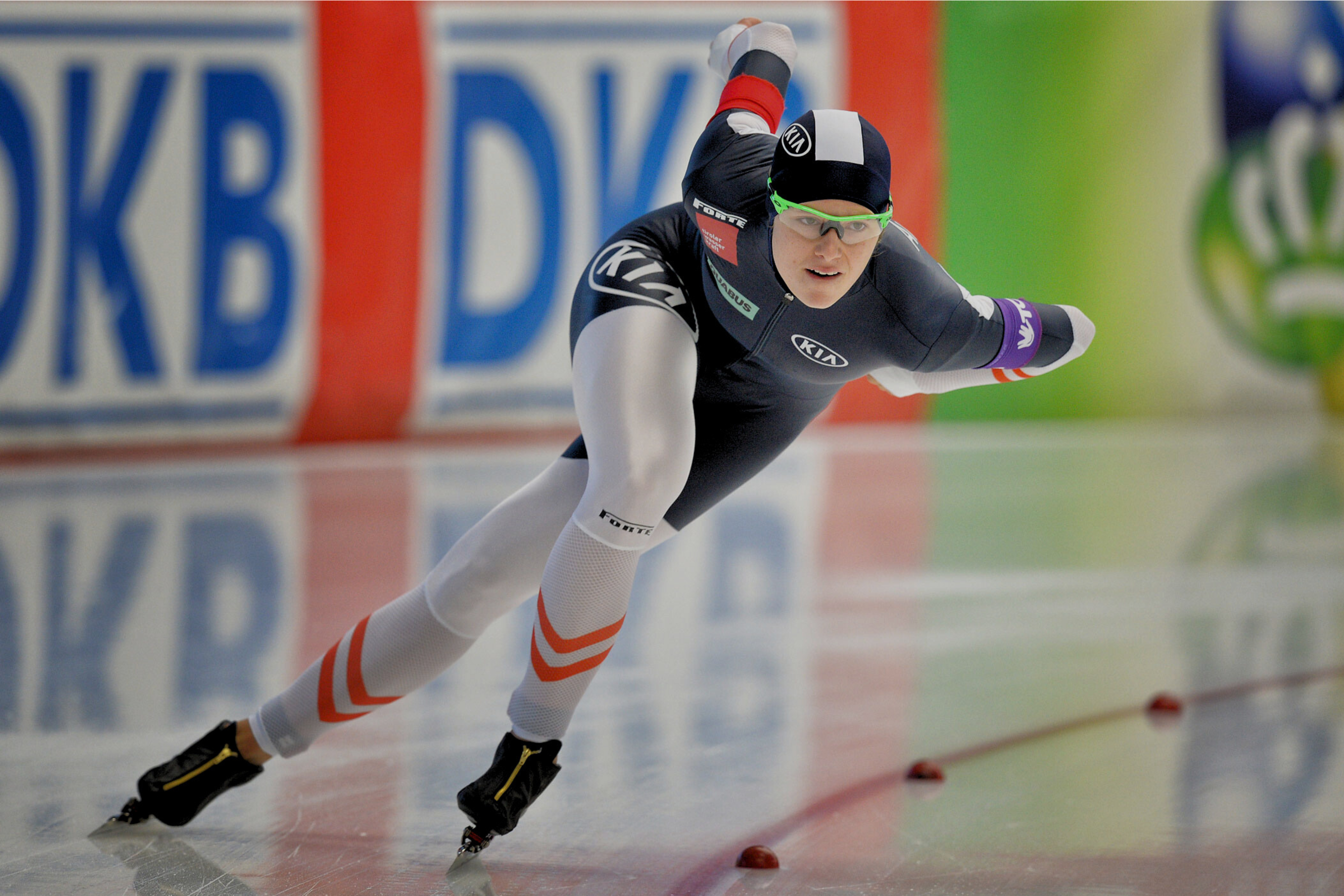 Vanessa Herzog - dunkel(4000 x 2669 px).png
